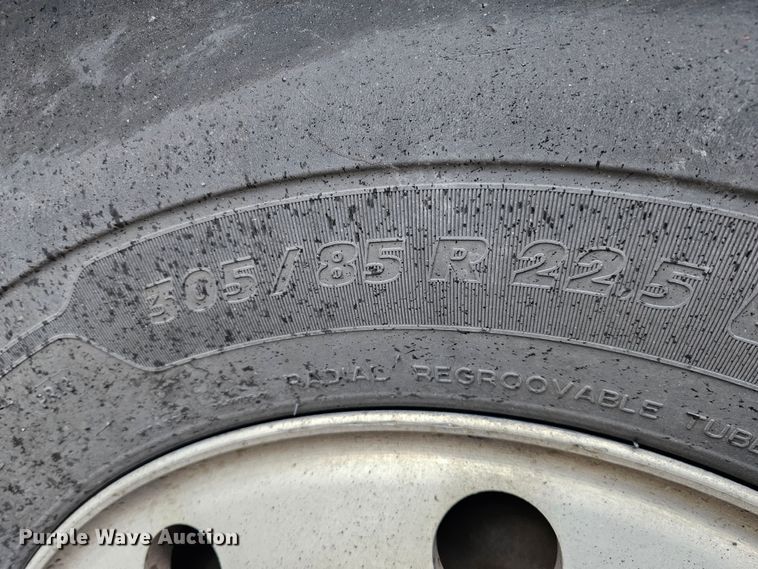 image for item DO4220 2006 Gillig G29B102N4  transit bus