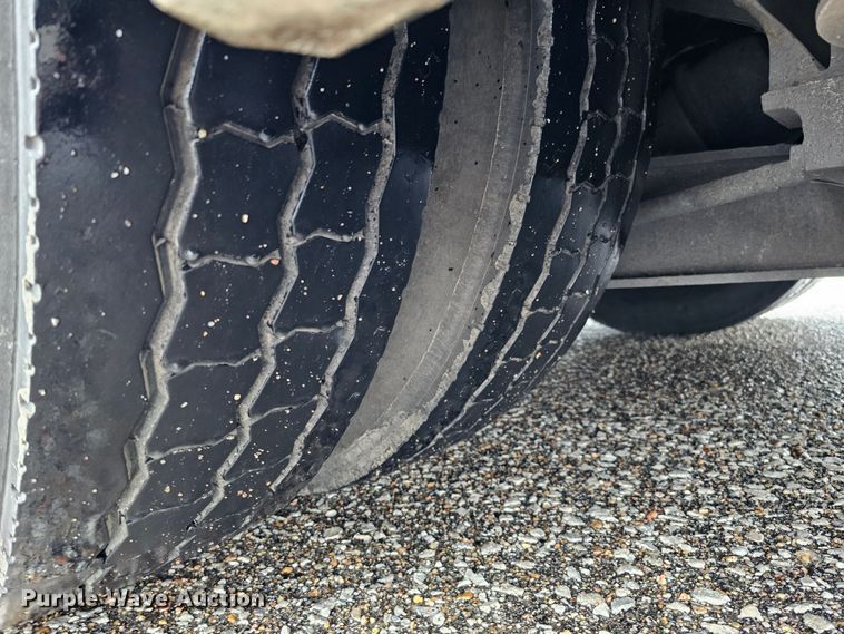 image for item DO4220 2006 Gillig G29B102N4  transit bus