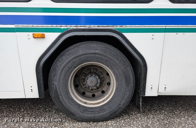 image for item DO4220 2006 Gillig G29B102N4  transit bus