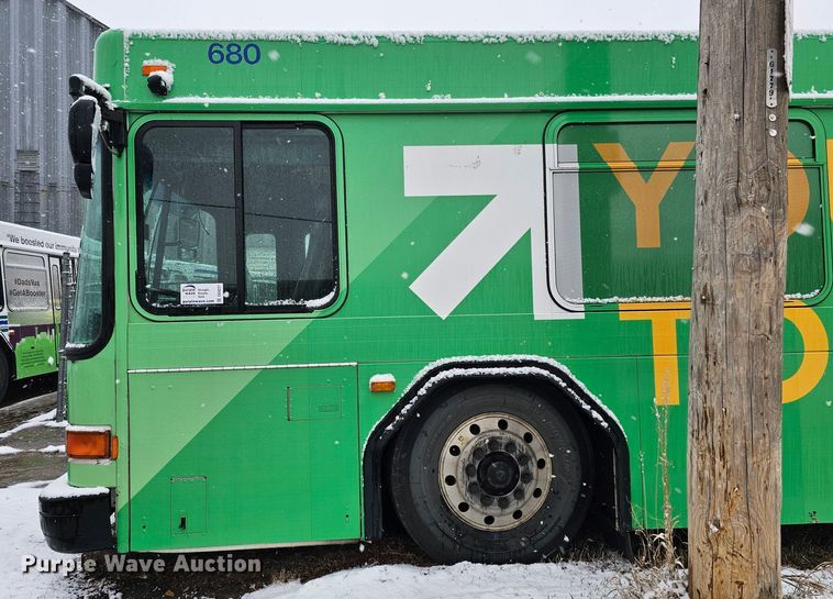 image for item DO4221 2006 Gillig G29B102N4  transit bus