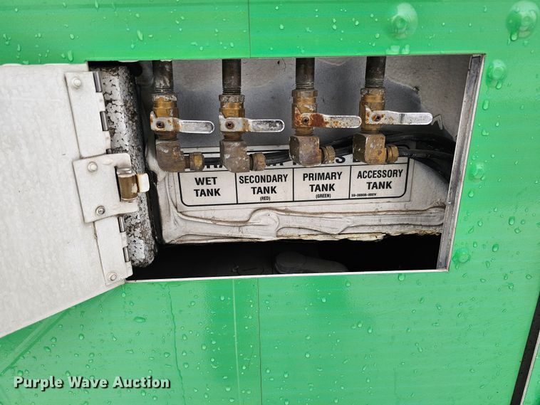 image for item DO4221 2006 Gillig G29B102N4  transit bus