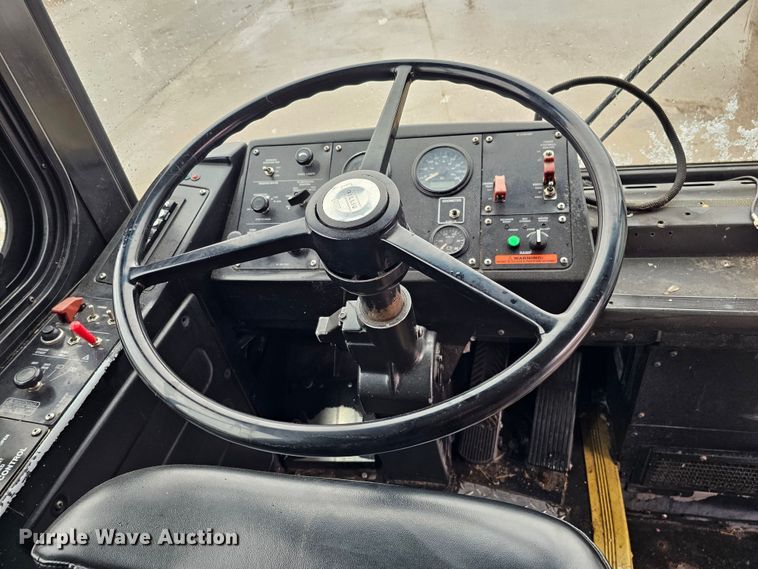 image for item DO4221 2006 Gillig G29B102N4  transit bus