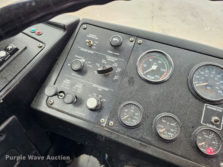 image for item DO4221 2006 Gillig G29B102N4  transit bus