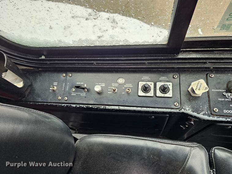 image for item DO4221 2006 Gillig G29B102N4  transit bus