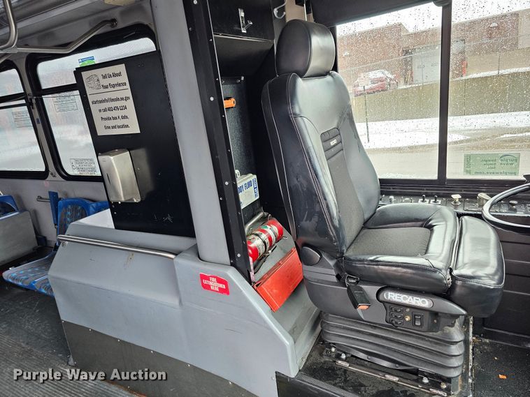 image for item DO4221 2006 Gillig G29B102N4  transit bus