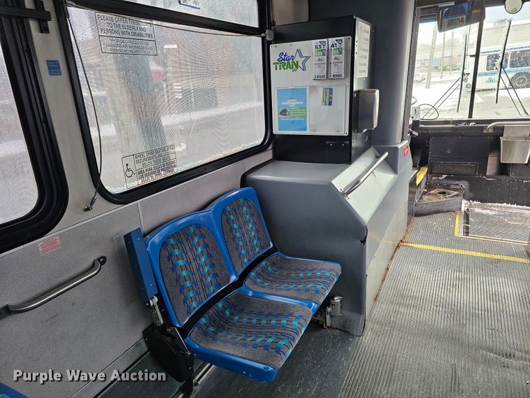 image for item DO4221 2006 Gillig G29B102N4  transit bus