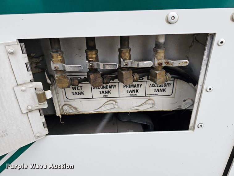 image for item DO4222 2006 Gillig G29B102N4  transit bus