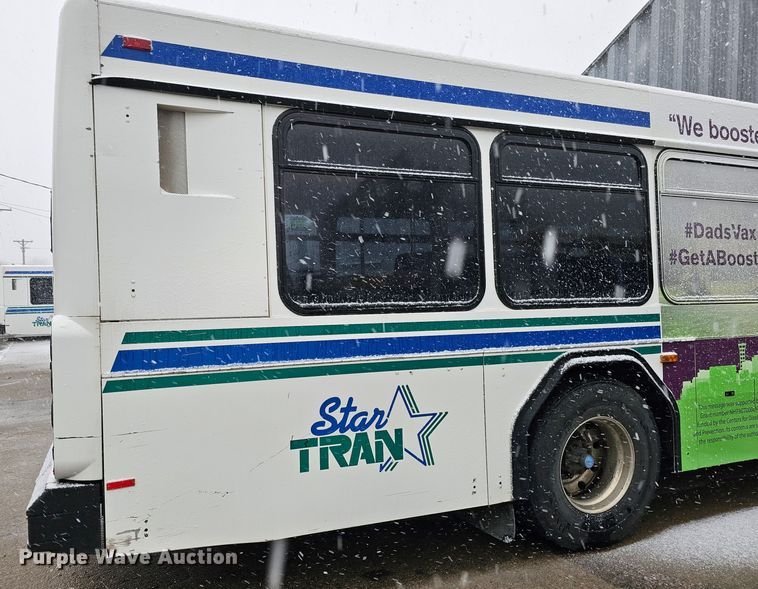 image for item DO4222 2006 Gillig G29B102N4  transit bus