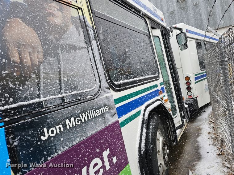 image for item DO4222 2006 Gillig G29B102N4  transit bus