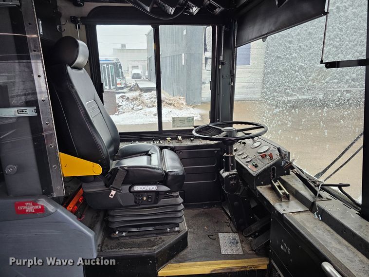 image for item DO4222 2006 Gillig G29B102N4  transit bus