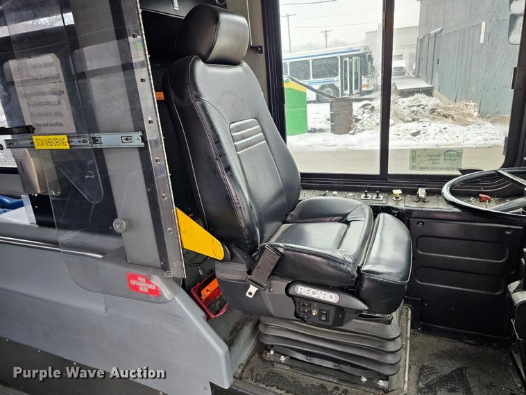 image for item DO4222 2006 Gillig G29B102N4  transit bus