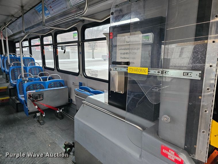 image for item DO4222 2006 Gillig G29B102N4  transit bus