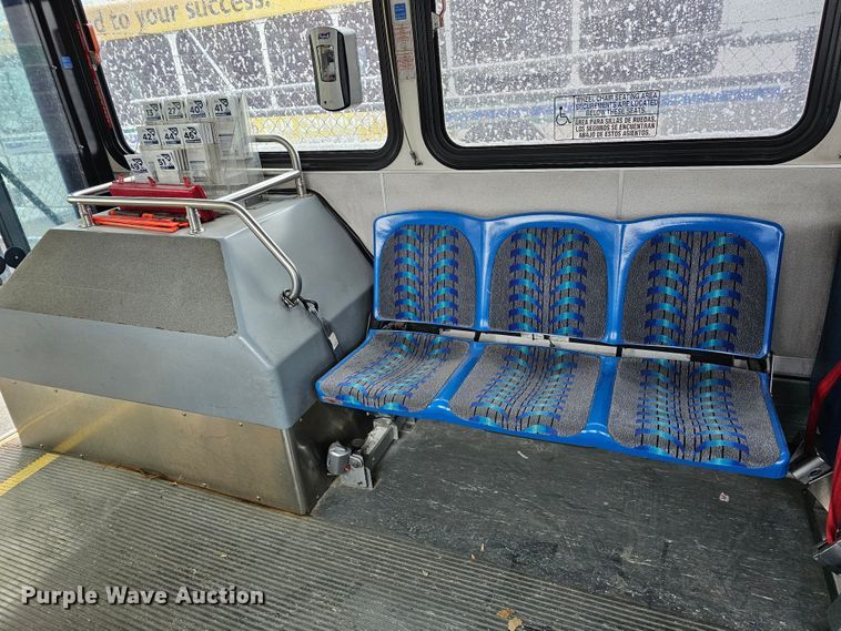 image for item DO4222 2006 Gillig G29B102N4  transit bus