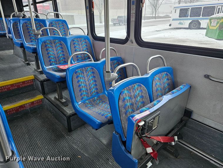 image for item DO4222 2006 Gillig G29B102N4  transit bus