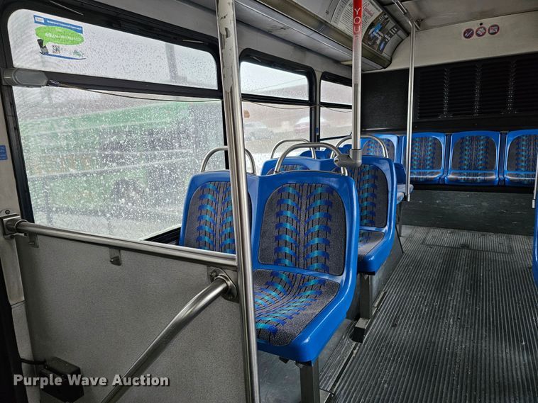 image for item DO4222 2006 Gillig G29B102N4  transit bus