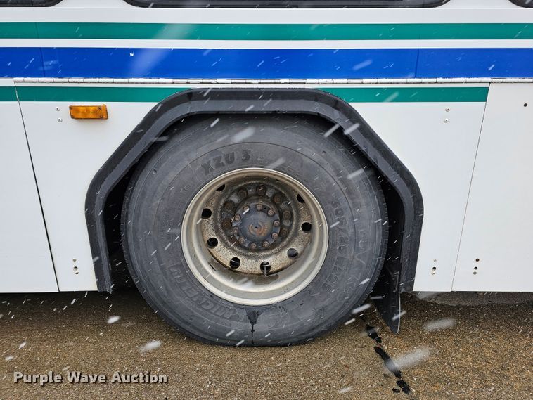 image for item DO4222 2006 Gillig G29B102N4  transit bus