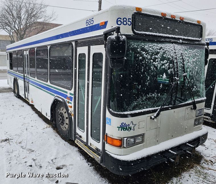 image for item DO4224 2006 Gillig G20B10N4  transit bus