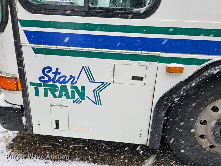 image for item DO4224 2006 Gillig G20B10N4  transit bus