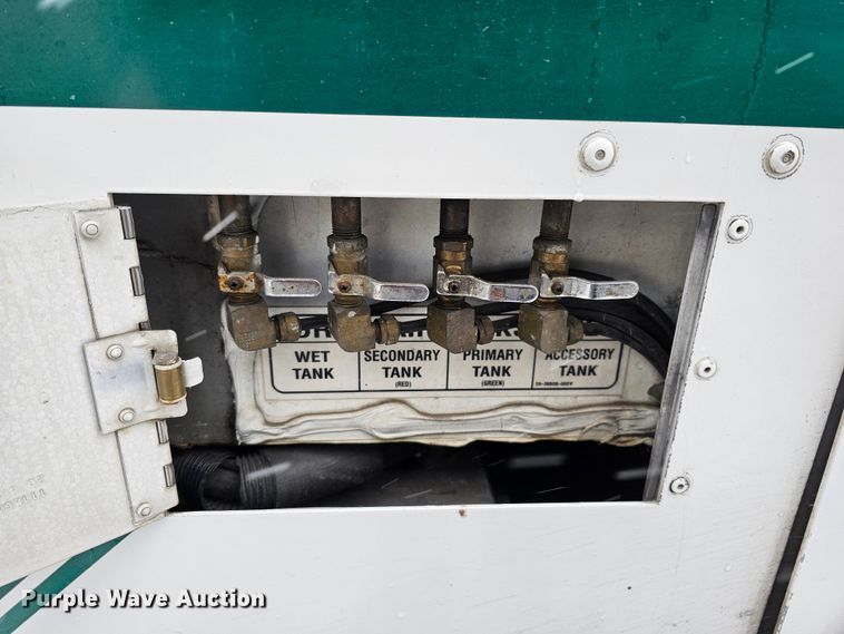 image for item DO4224 2006 Gillig G20B10N4  transit bus