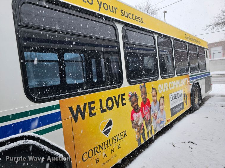 image for item DO4224 2006 Gillig G20B10N4  transit bus