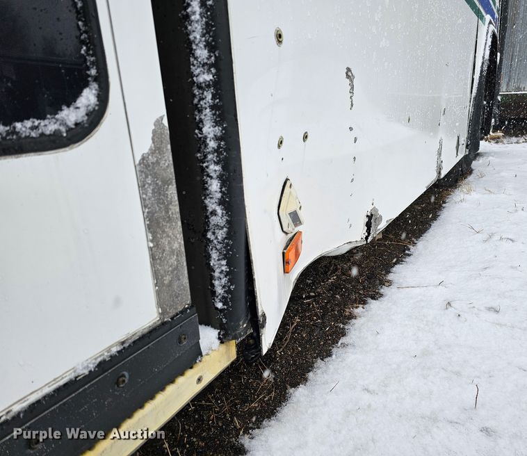 image for item DO4224 2006 Gillig G20B10N4  transit bus