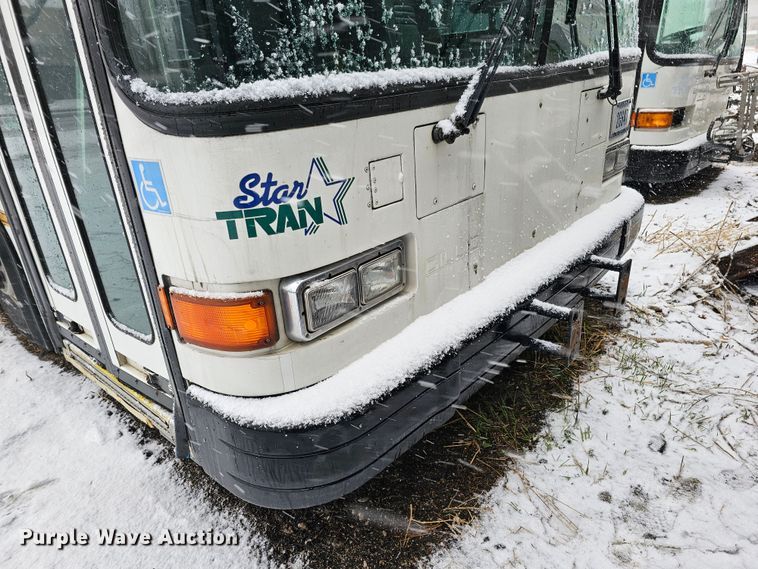 image for item DO4224 2006 Gillig G20B10N4  transit bus