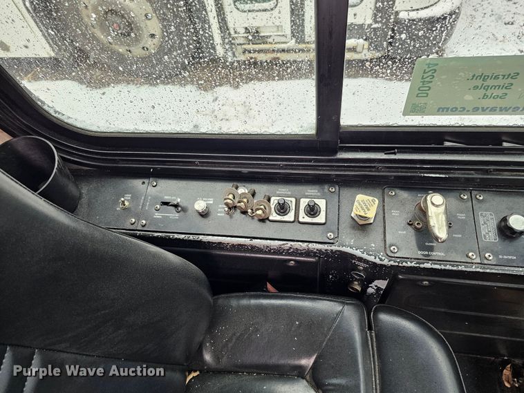 image for item DO4224 2006 Gillig G20B10N4  transit bus