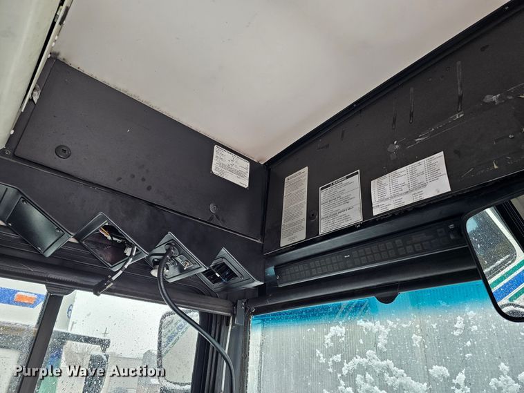 image for item DO4224 2006 Gillig G20B10N4  transit bus