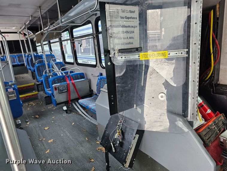 image for item DO4224 2006 Gillig G20B10N4  transit bus