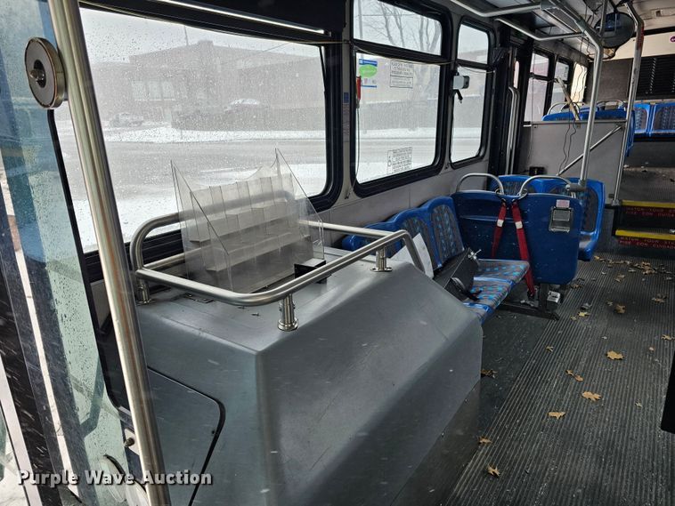 image for item DO4224 2006 Gillig G20B10N4  transit bus