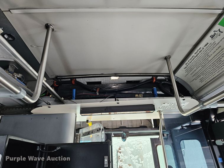 image for item DO4224 2006 Gillig G20B10N4  transit bus