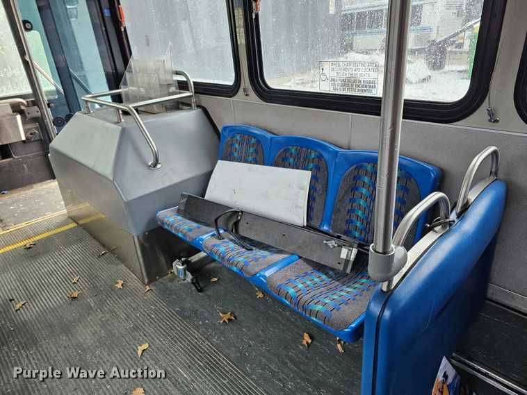 image for item DO4224 2006 Gillig G20B10N4  transit bus