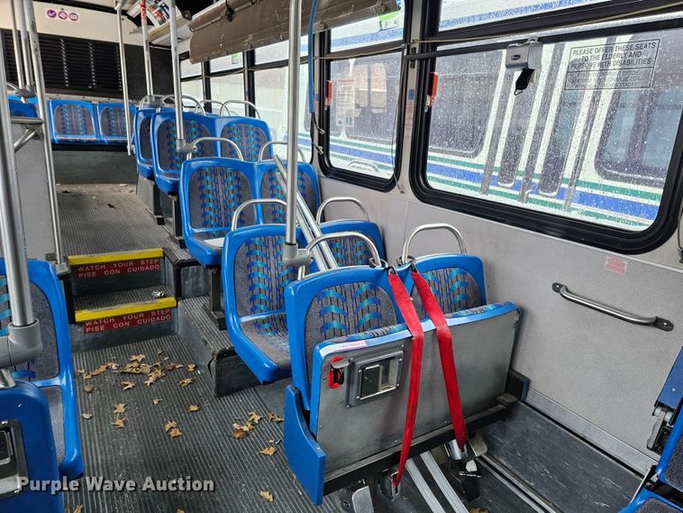 image for item DO4224 2006 Gillig G20B10N4  transit bus