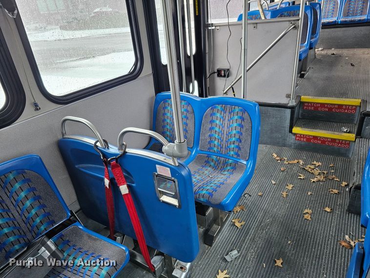 image for item DO4224 2006 Gillig G20B10N4  transit bus