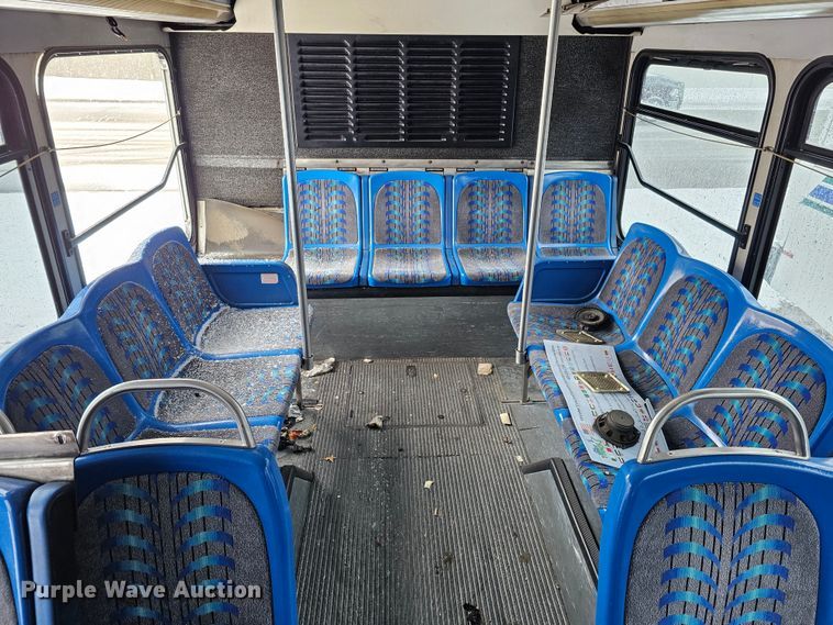 image for item DO4224 2006 Gillig G20B10N4  transit bus