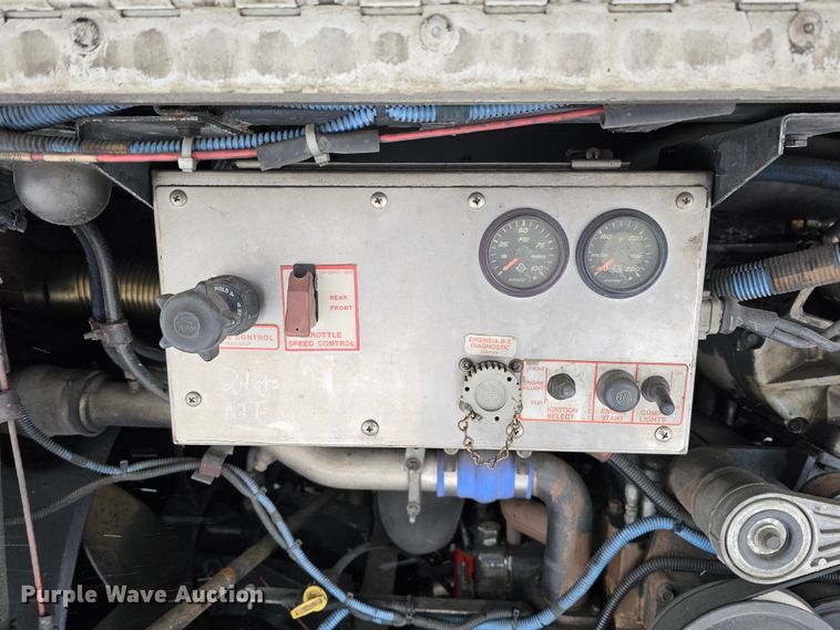 image for item DO4224 2006 Gillig G20B10N4  transit bus