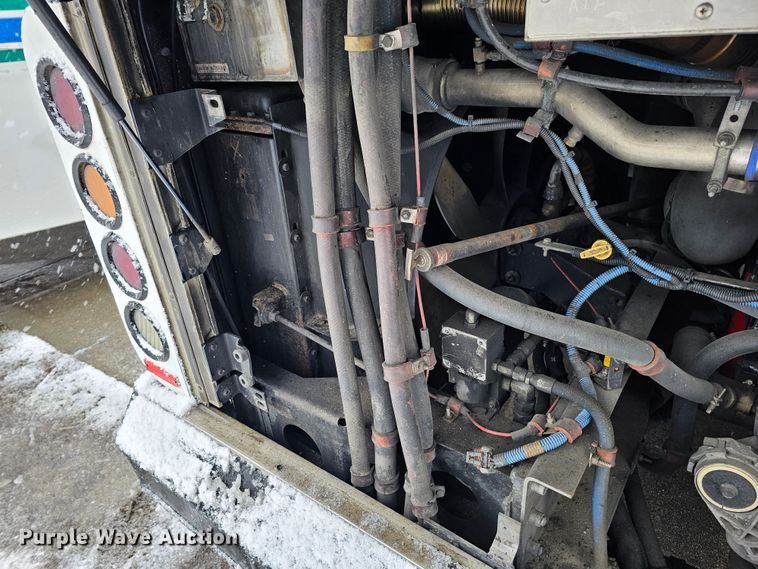 image for item DO4224 2006 Gillig G20B10N4  transit bus