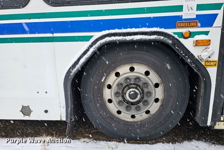 image for item DO4224 2006 Gillig G20B10N4  transit bus