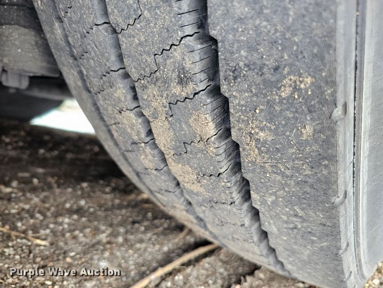 image for item DO4224 2006 Gillig G20B10N4  transit bus