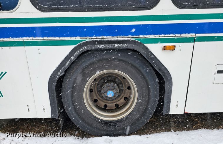 image for item DO4224 2006 Gillig G20B10N4  transit bus