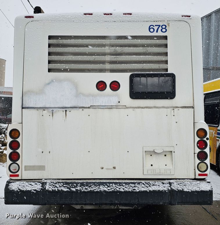 image for item DO4225 2004 Gillig G29B102N4  transit bus