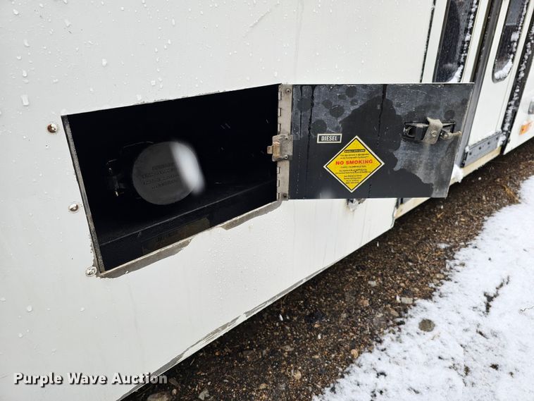 image for item DO4225 2004 Gillig G29B102N4  transit bus