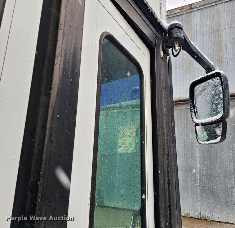 image for item DO4225 2004 Gillig G29B102N4  transit bus