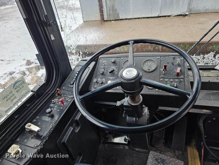 image for item DO4225 2004 Gillig G29B102N4  transit bus