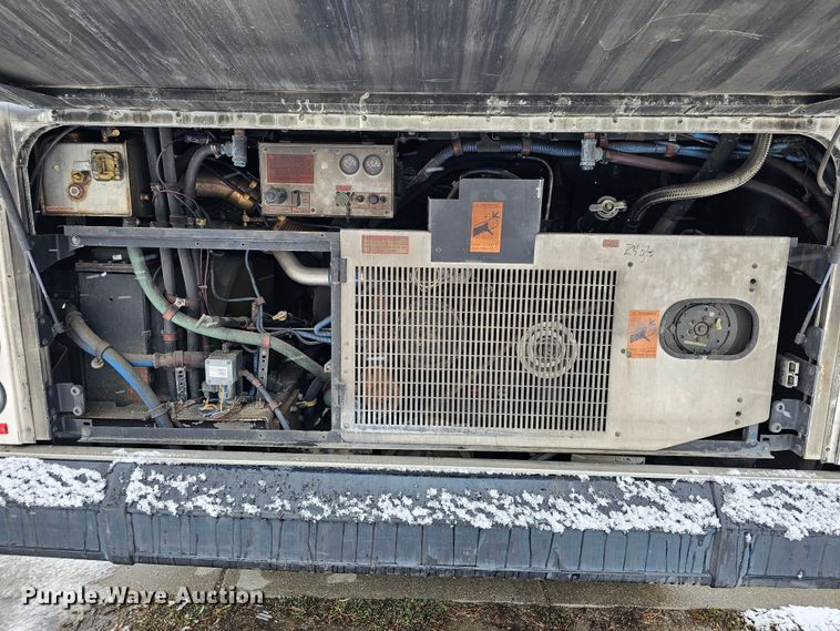 image for item DO4225 2004 Gillig G29B102N4  transit bus