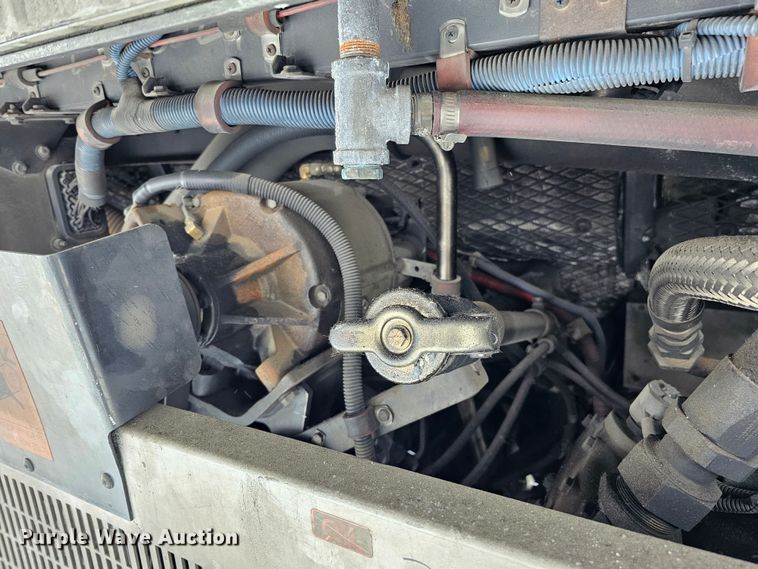 image for item DO4225 2004 Gillig G29B102N4  transit bus