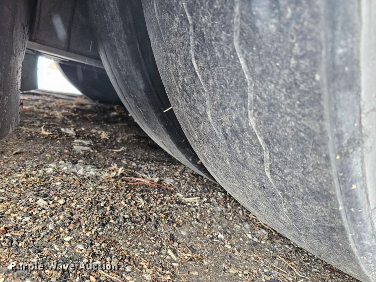 image for item DO4225 2004 Gillig G29B102N4  transit bus