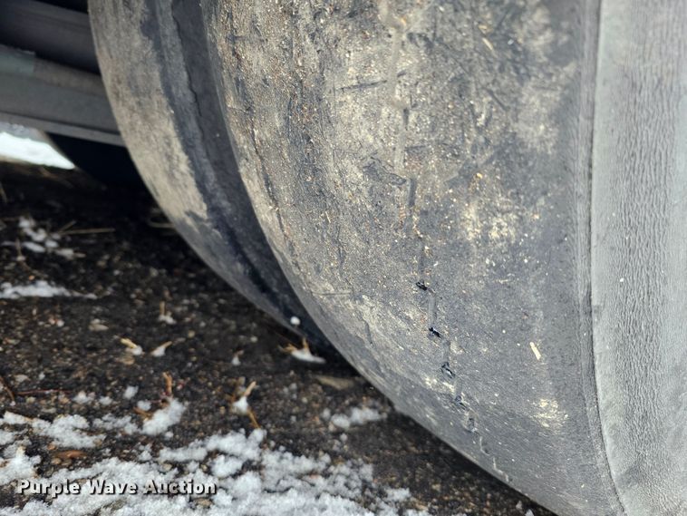 image for item DO4225 2004 Gillig G29B102N4  transit bus