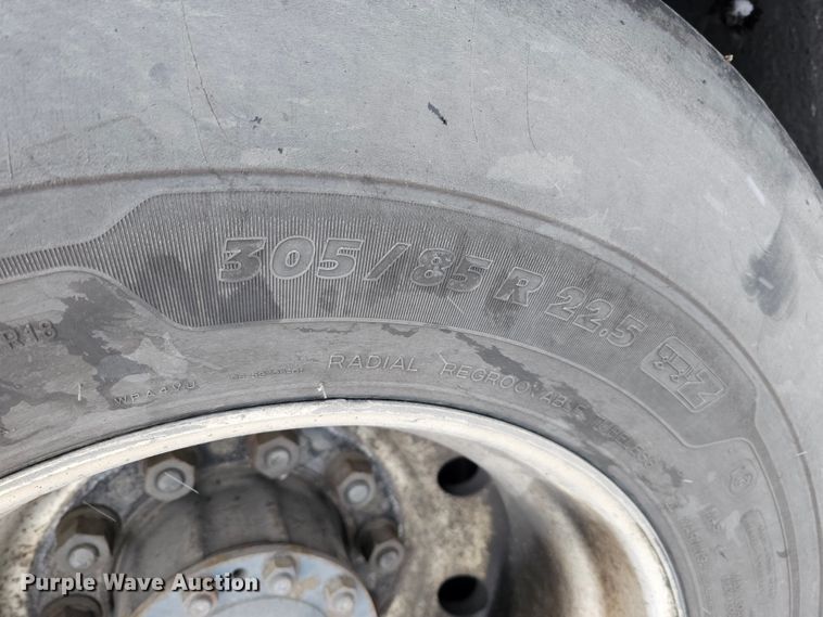 image for item DO4225 2004 Gillig G29B102N4  transit bus