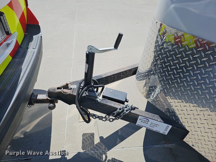 image for item DO4284 2007 Sharp  enclosed cargo trailer